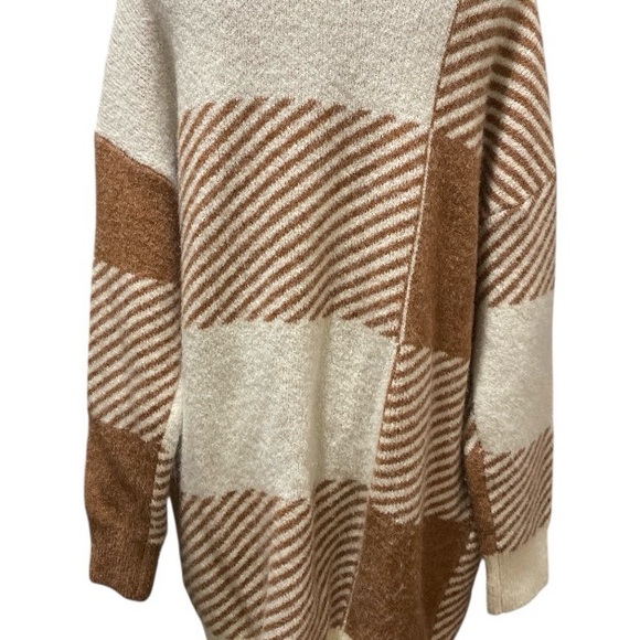 Entro Geometric Cardigan - Picture 3 of 6